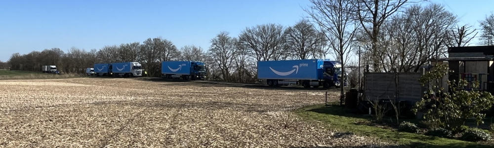 Ernteweg Dormagen LKW-Kolonnen Amazon und Co